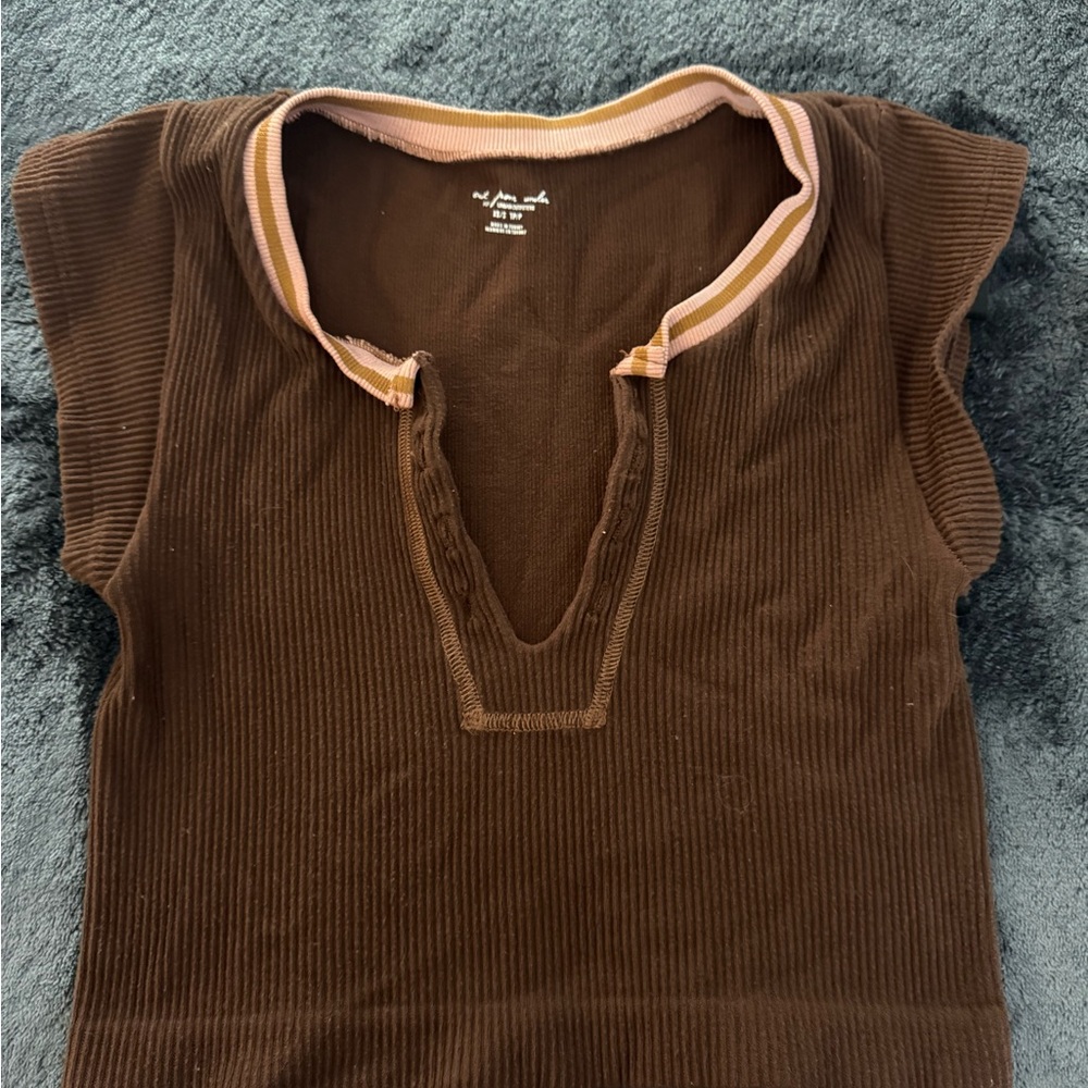 Brown Ribbed Short Sleeve Top